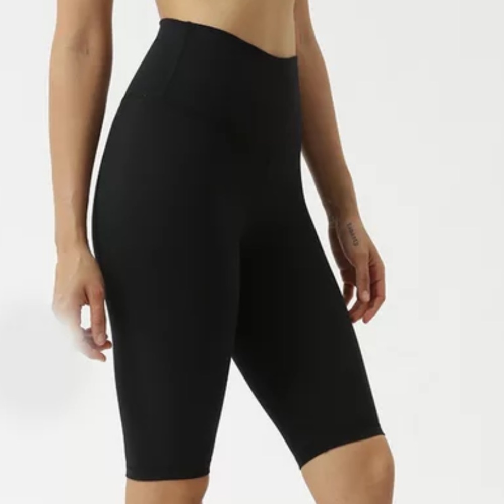 NWT BUTTERY SOFT BIKER SHORTS